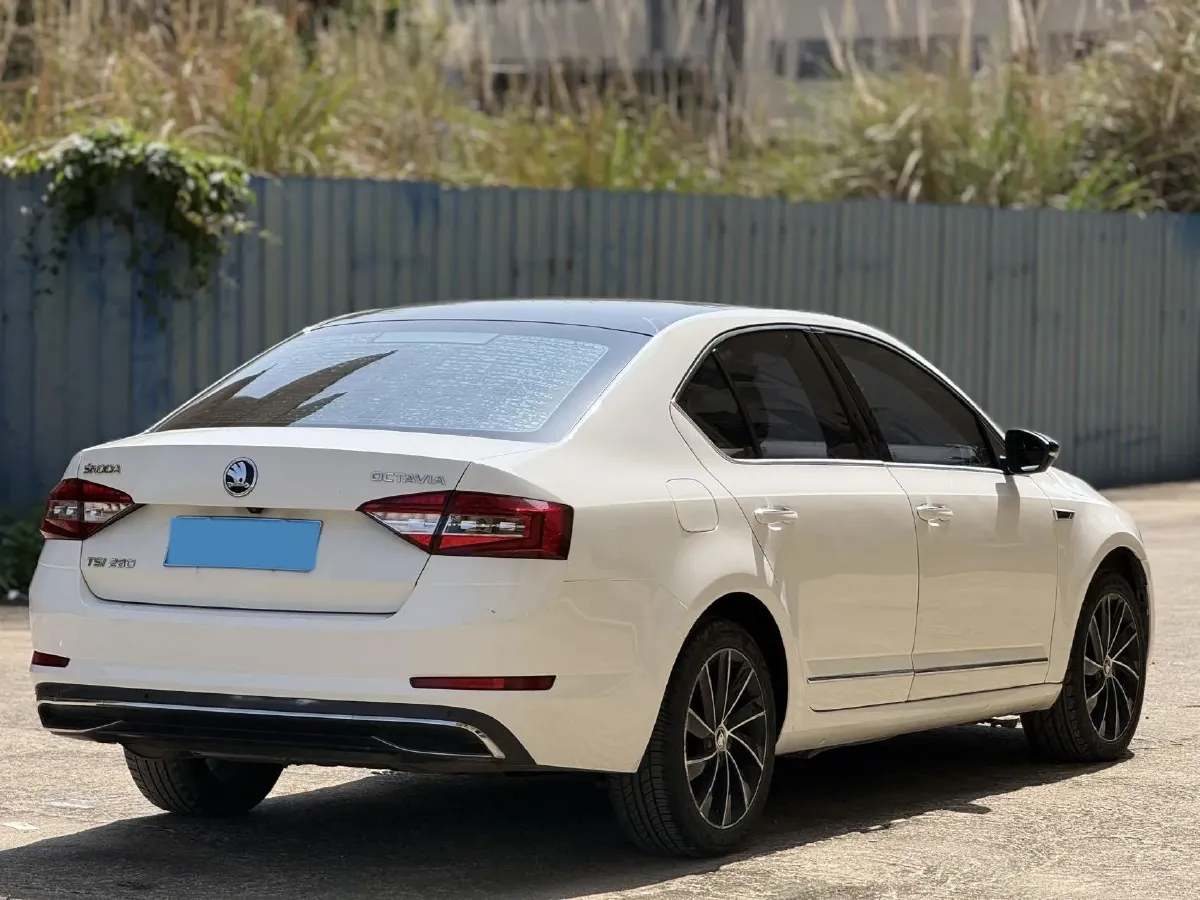 2018 Skoda Octavia 1.4T 150HP L4 7DCT,autocango,china used car exporter,china ev exporter,chinese used car exporter,chinese used ev exporter