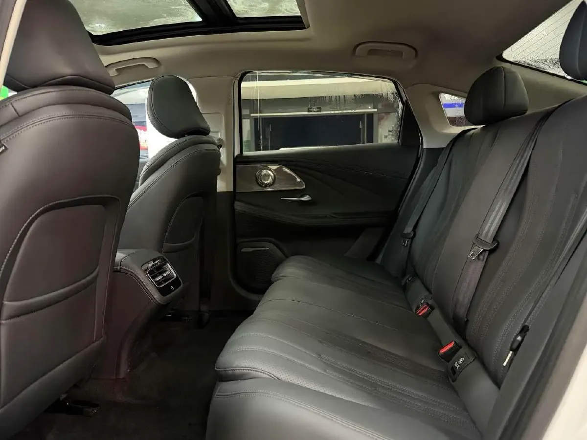 2024 Fulwin FulwinA8 1.5T 156HP L4 1DHT PHEV 18.3KWH,autocango,china used car exporter,china ev exporter,chinese used car exporter,chinese used ev exporter