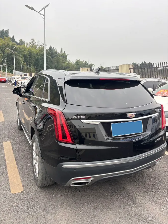 2022 Cadillac XT5 2.0T 237HP L4 9AT,autocango,china used car exporter,china ev exporter,chinese used car exporter,chinese used ev exporter