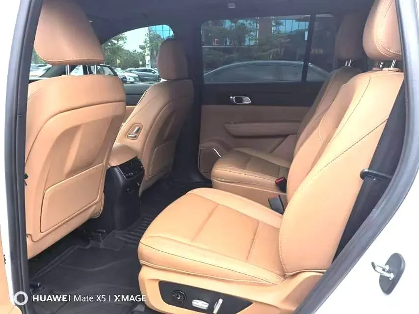 2020 Li ONE Range Extended 131HP REEV 40.5KWH,autocango,china used car exporter,china ev exporter,chinese used car exporter,chinese used ev exporter