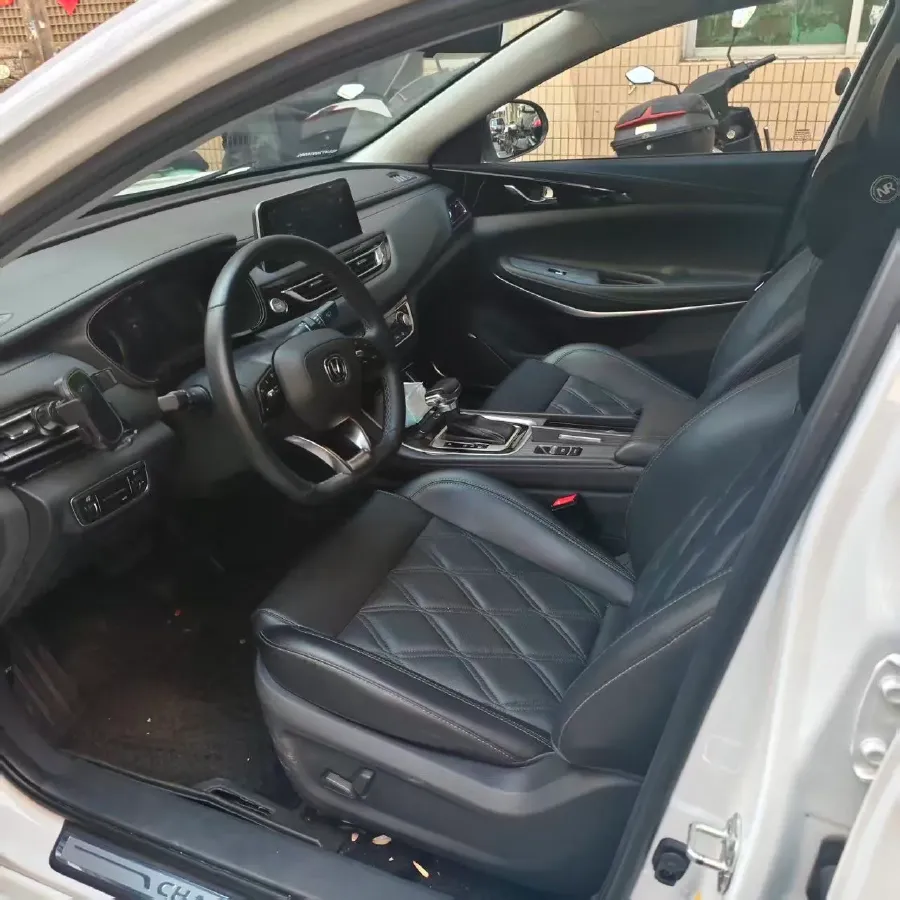 2022 ChangAn Raeton CC 1.5T 188HP L4 7DCT,autocango,china used car exporter,china ev exporter,chinese used car exporter,chinese used ev exporter