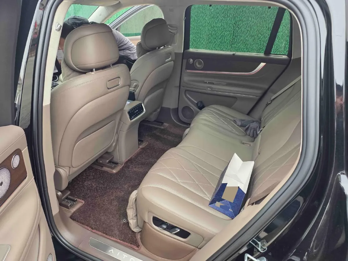 2024 AITO AITO M9 1.5T 152HP L4 REEV 42KWH,autocango,china used car exporter,china ev exporter,chinese used car exporter,chinese used ev exporter