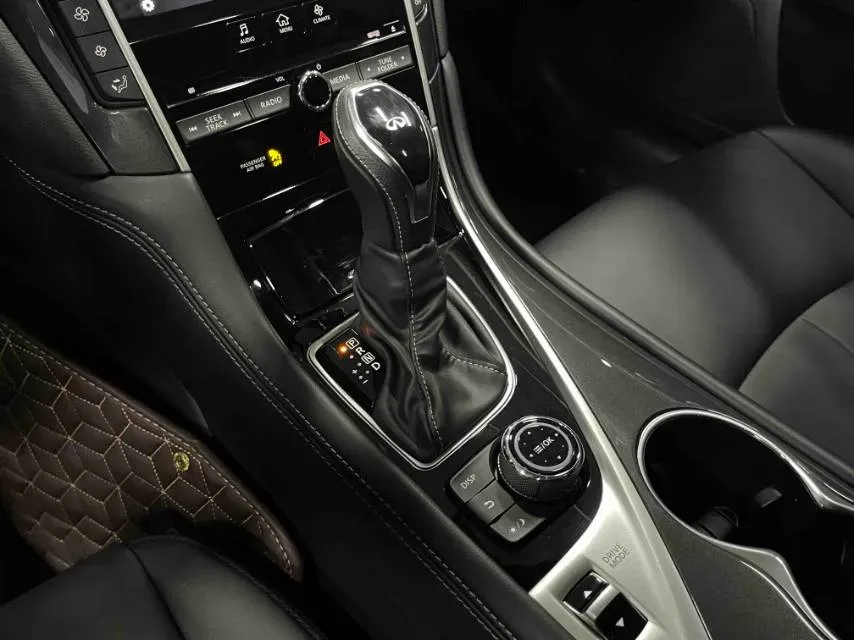 2021 Infiniti Q50L 2.0T 211HP L4 7AT,autocango,china used car exporter,china ev exporter,chinese used car exporter,chinese used ev exporter