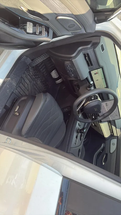 2023 Chery Tiggo 9 2.0T 261HP L4 8AT,autocango,china used car exporter,china ev exporter,chinese used car exporter,chinese used ev exporter