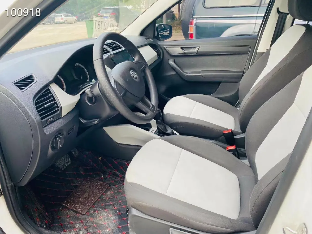 2017 Skoda Fabia 1.4L 90HP L4 6AT,autocango,china used car exporter,china ev exporter,chinese used car exporter,chinese used ev exporter