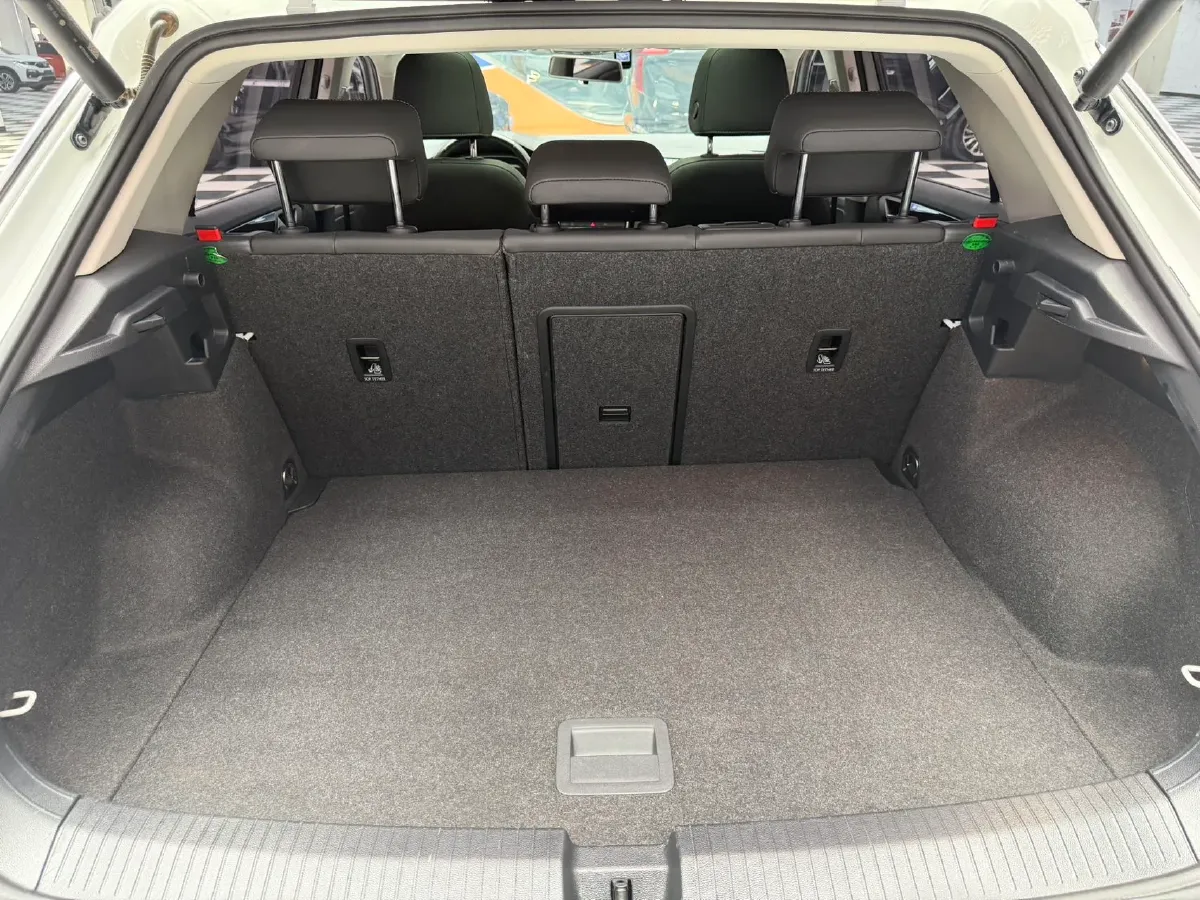 2022 Volkswagen T-Roc 1.4T 150HP L4 7DCT,autocango,china used car exporter,china ev exporter,chinese used car exporter,chinese used ev exporter