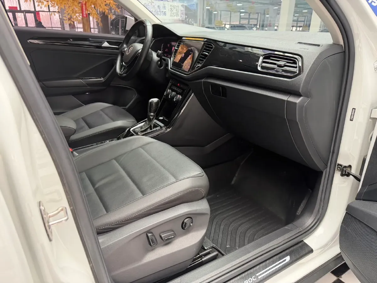 2022 Volkswagen T-Roc 1.4T 150HP L4 7DCT,autocango,china used car exporter,china ev exporter,chinese used car exporter,chinese used ev exporter