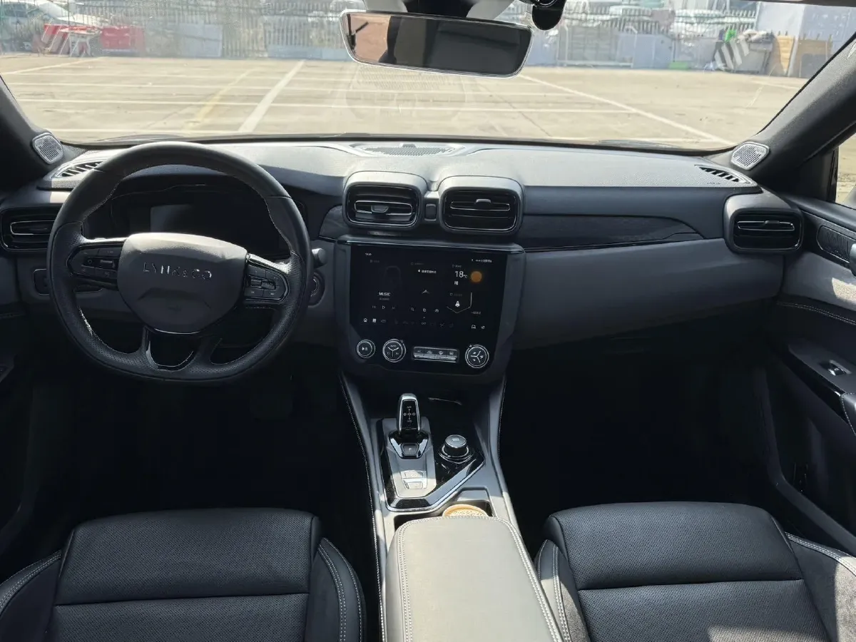 2022 LYNK&CO 03 2.0T 190HP L4 7DCT,autocango,china used car exporter,china ev exporter,chinese used car exporter,chinese used ev exporter