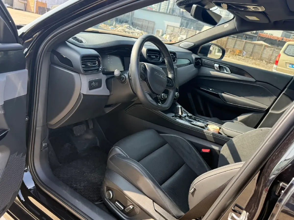 2022 LYNK&CO 03 2.0T 190HP L4 7DCT,autocango,china used car exporter,china ev exporter,chinese used car exporter,chinese used ev exporter