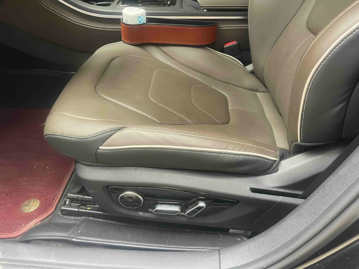 2022 Volkswagen Tiguan L 2.0T 186HP L4 7DCT,autocango,china used car exporter,china ev exporter,chinese used car exporter,chinese used ev exporter