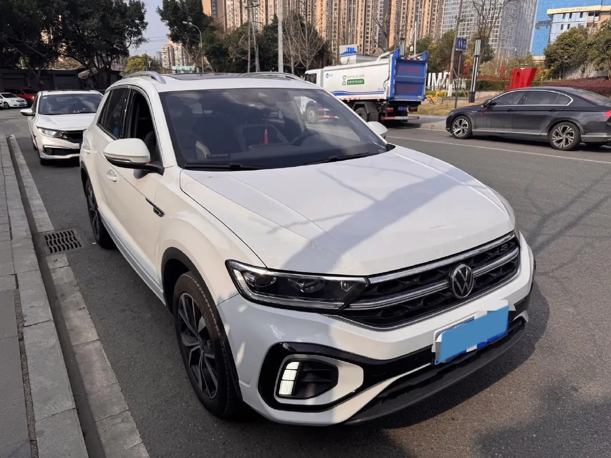 2024 Volkswagen T-Roc 1.5T 160HP L4 7DCT,autocango,china used car exporter,china ev exporter,chinese used car exporter,chinese used ev exporter