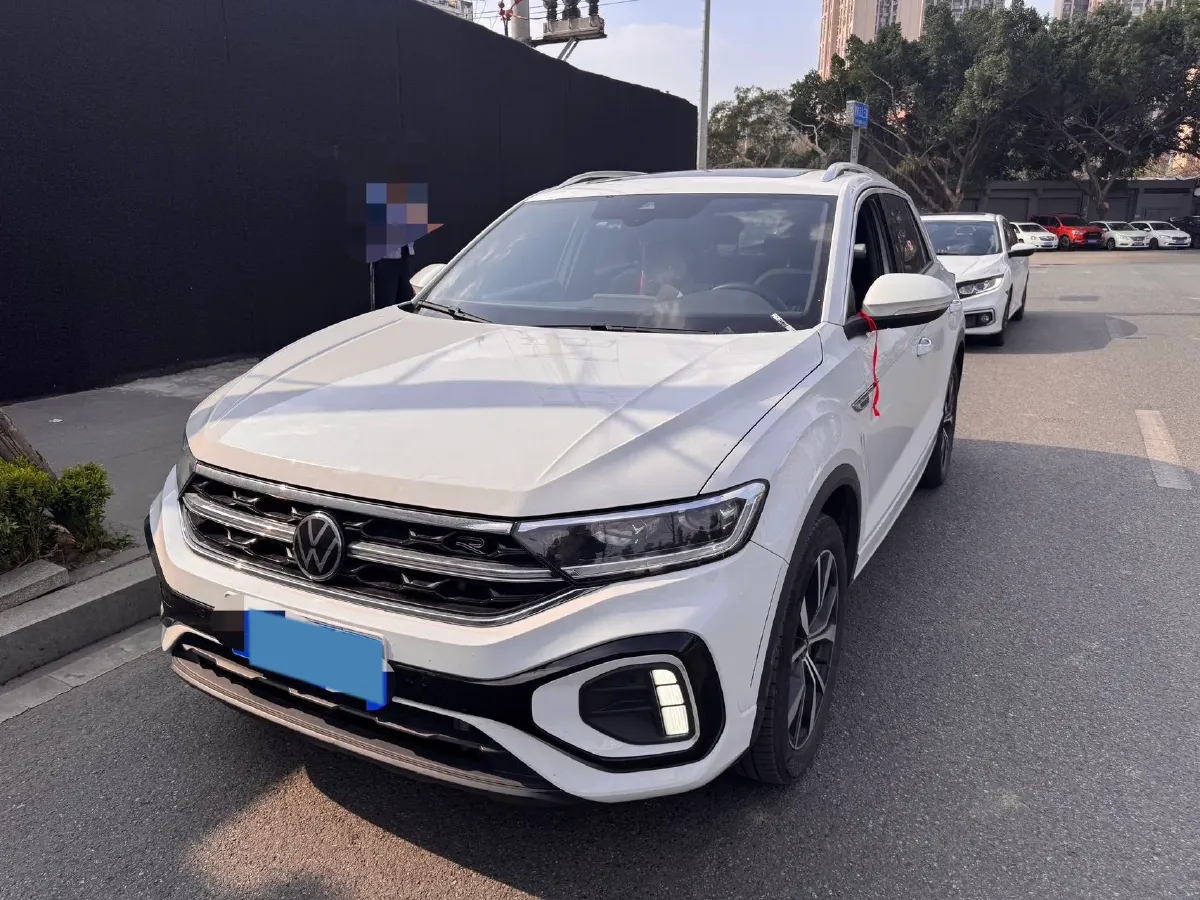 2024 Volkswagen T-Roc 1.5T 160HP L4 7DCT,autocango,china used car exporter,china ev exporter,chinese used car exporter,chinese used ev exporter