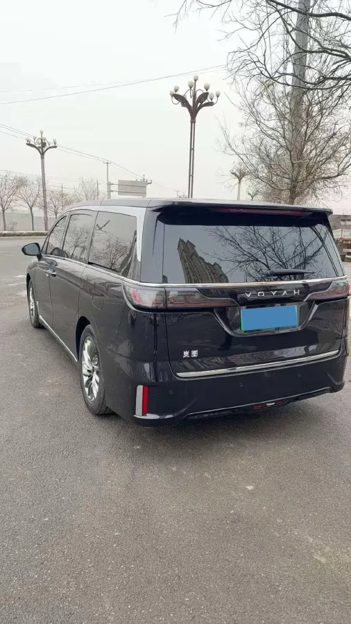 2022 Voyah Dream 1.5T 136HP L4 PHEV 25.57KWH,autocango,china used car exporter,china ev exporter,chinese used car exporter,chinese used ev exporter
