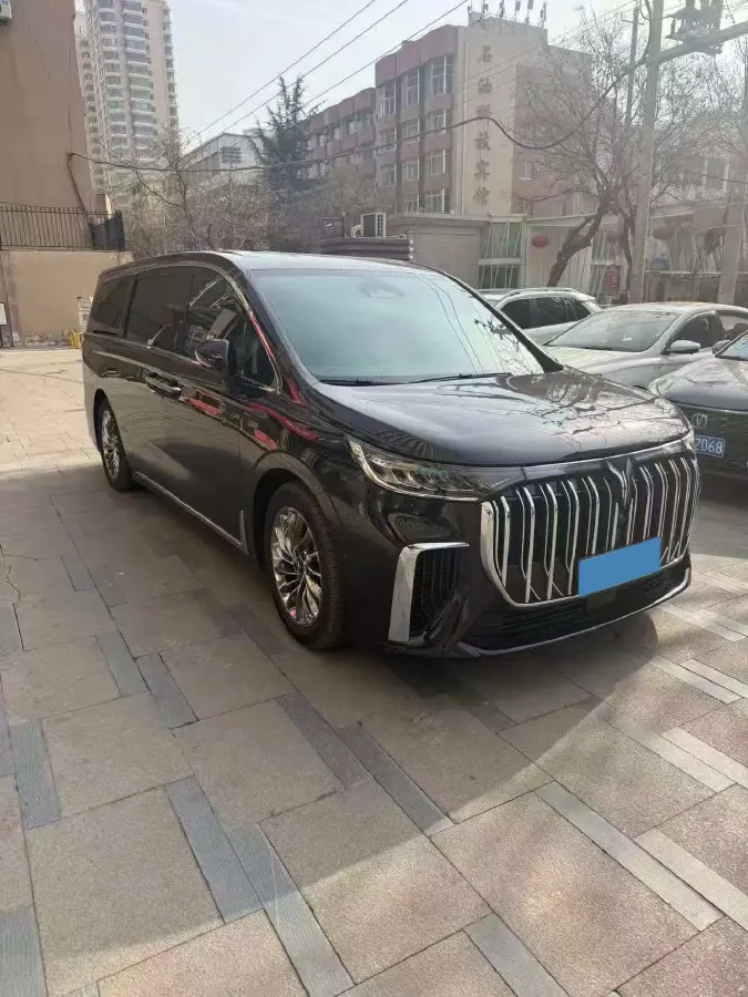 2022 Voyah Dream 1.5T 136HP L4 PHEV 25.57KWH,autocango,china used car exporter,china ev exporter,chinese used car exporter,chinese used ev exporter