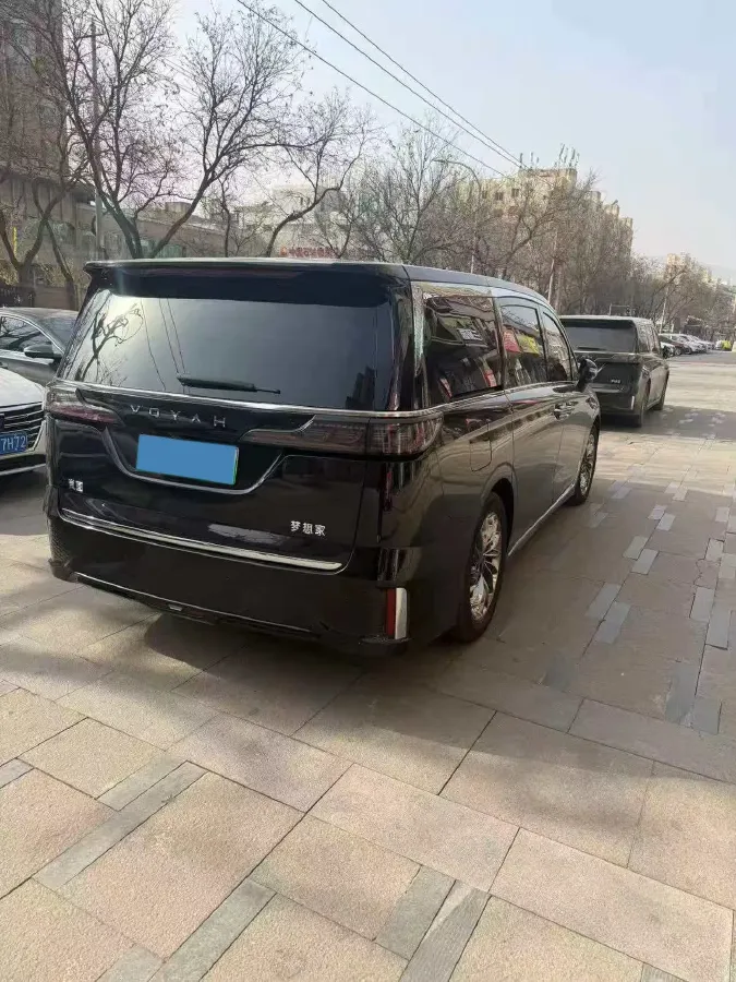 2022 Voyah Dream 1.5T 136HP L4 PHEV 25.57KWH,autocango,china used car exporter,china ev exporter,chinese used car exporter,chinese used ev exporter