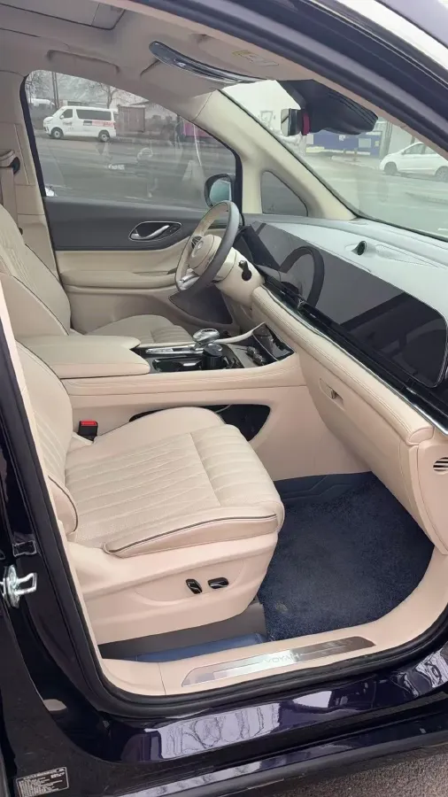 2022 Voyah Dream 1.5T 136HP L4 PHEV 25.57KWH,autocango,china used car exporter,china ev exporter,chinese used car exporter,chinese used ev exporter