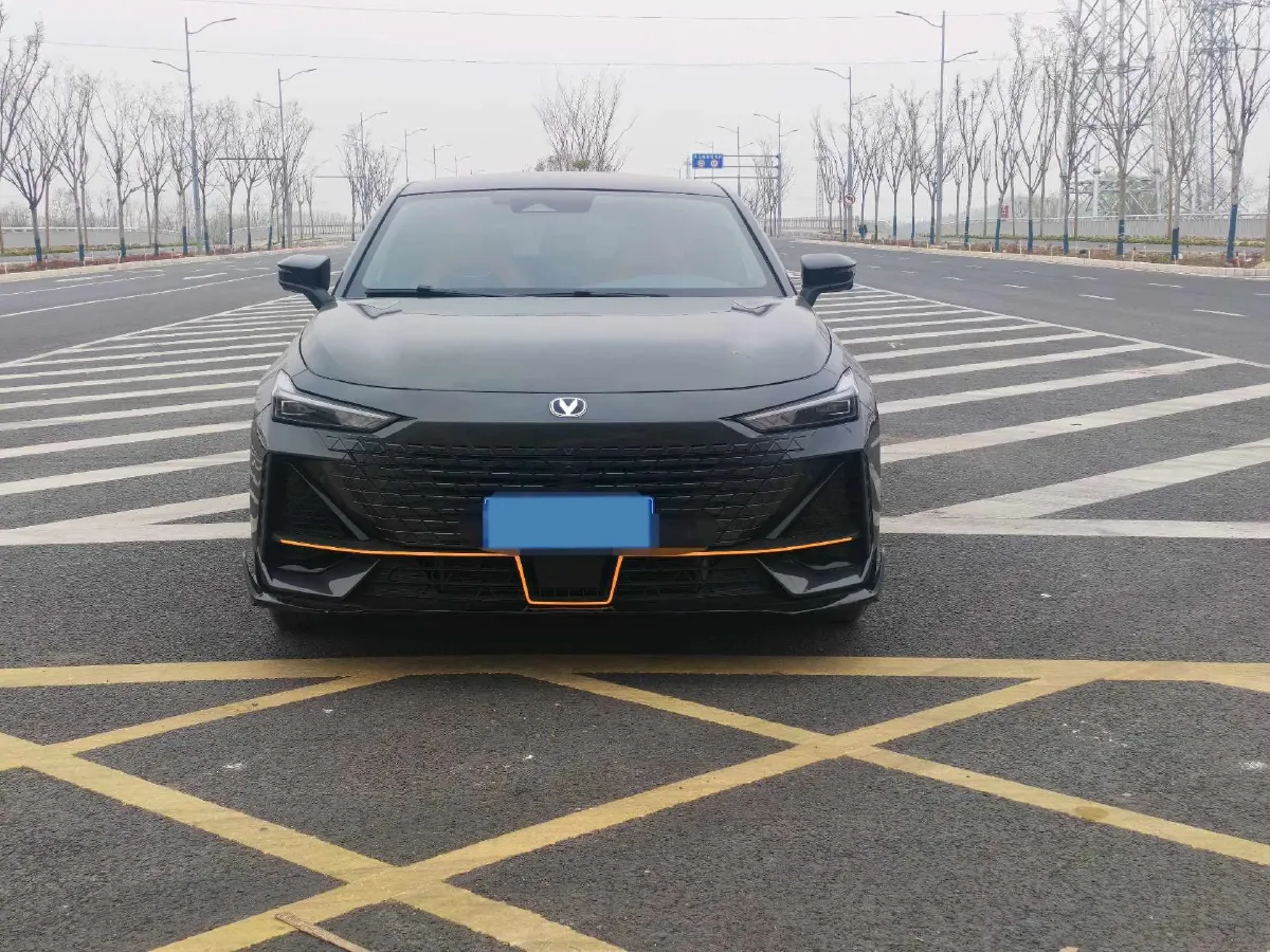 2023 ChangAn UNI-V 1.5T 188HP L4 7DCT,autocango,china used car exporter,china ev exporter,chinese used car exporter,chinese used ev exporter