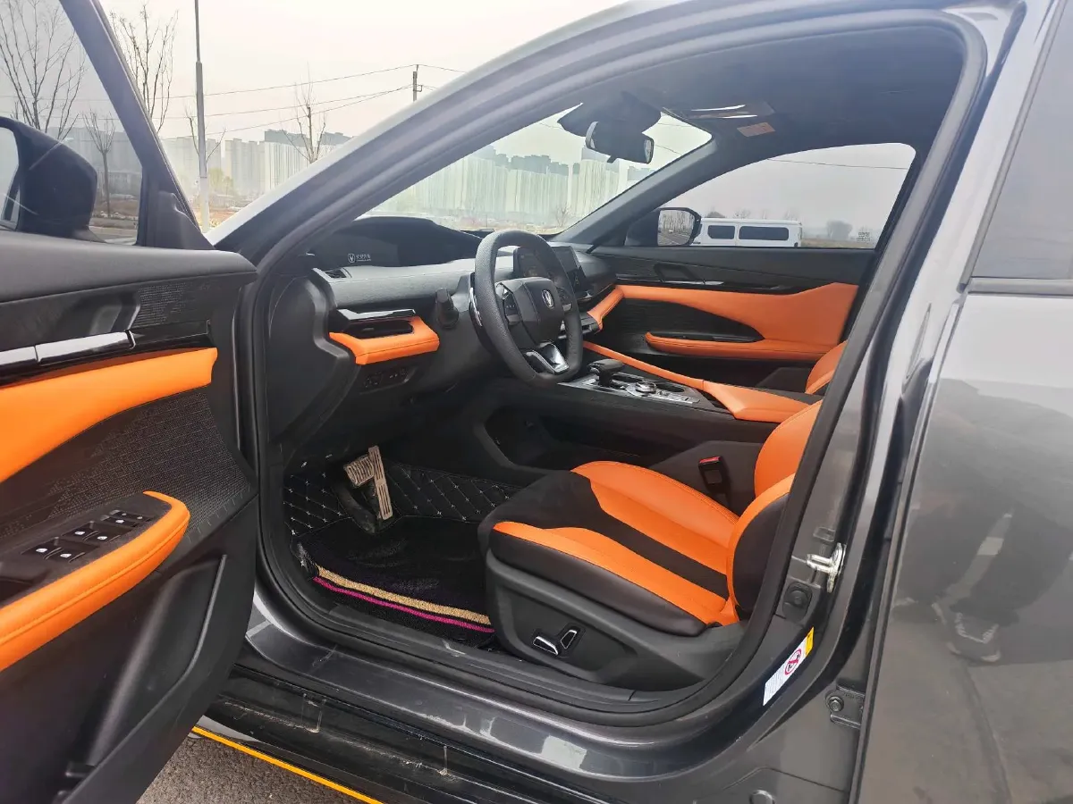 2023 ChangAn UNI-V 1.5T 188HP L4 7DCT,autocango,china used car exporter,china ev exporter,chinese used car exporter,chinese used ev exporter