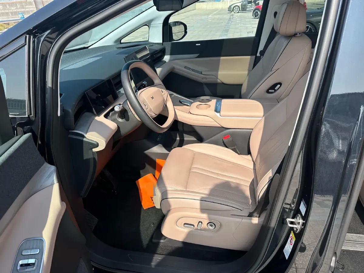 2024 Xpeng X9 BEV 84.5KWH,autocango,china used car exporter,china ev exporter,chinese used car exporter,chinese used ev exporter