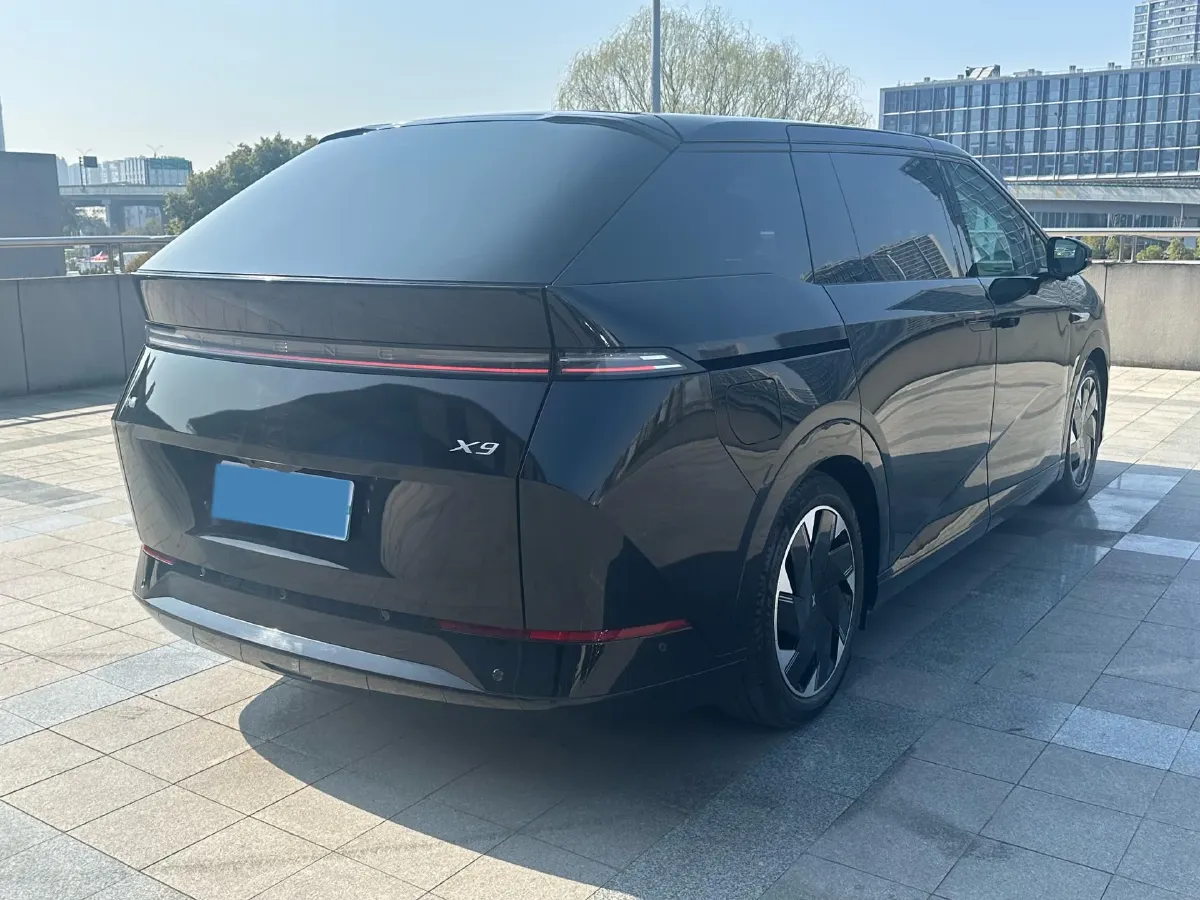 2024 Xpeng X9 BEV 84.5KWH,autocango,china used car exporter,china ev exporter,chinese used car exporter,chinese used ev exporter
