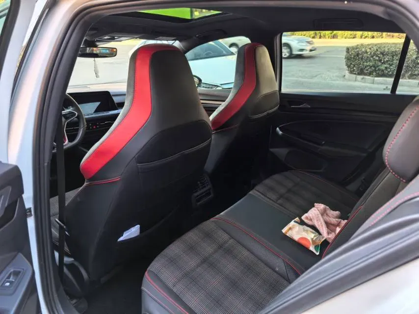 2021 Volkswagen GolfGTI 2.0T 220HP L4 7DCT,autocango,china used car exporter,china ev exporter,chinese used car exporter,chinese used ev exporter