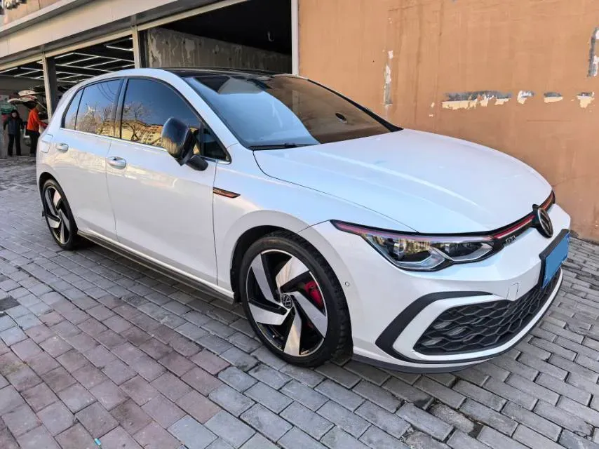 2021 Volkswagen GolfGTI 2.0T 220HP L4 7DCT,autocango,china used car exporter,china ev exporter,chinese used car exporter,chinese used ev exporter