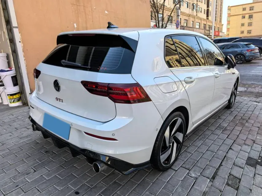 2021 Volkswagen GolfGTI 2.0T 220HP L4 7DCT,autocango,china used car exporter,china ev exporter,chinese used car exporter,chinese used ev exporter