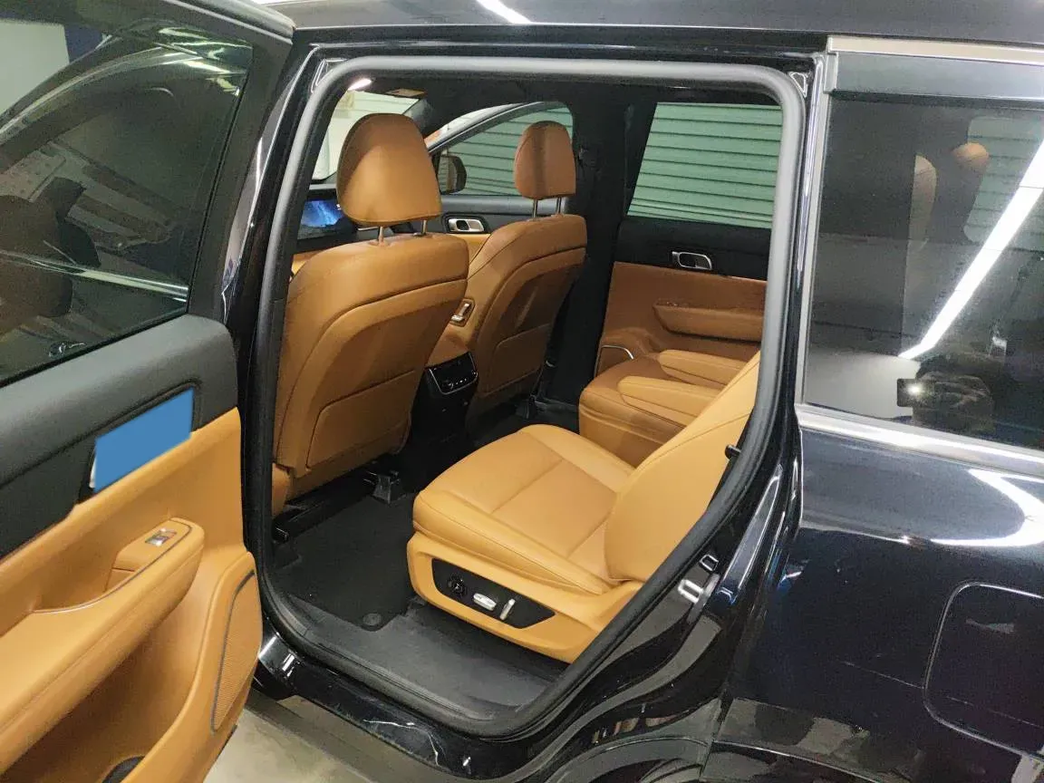 2021 Li ONE Range Extended 131HP REEV 40.5KWH,autocango,china used car exporter,china ev exporter,chinese used car exporter,chinese used ev exporter