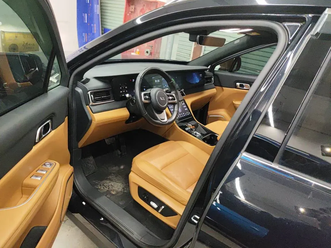 2021 Li ONE Range Extended 131HP REEV 40.5KWH,autocango,china used car exporter,china ev exporter,chinese used car exporter,chinese used ev exporter