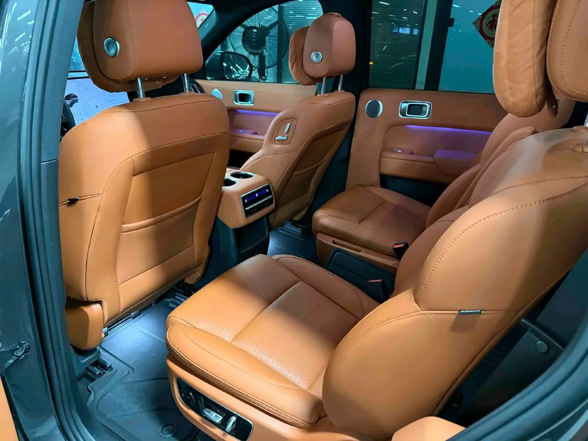 2023 Li L8 Range Extended 154HP REEV 40.9KWH,autocango,china used car exporter,china ev exporter,chinese used car exporter,chinese used ev exporter