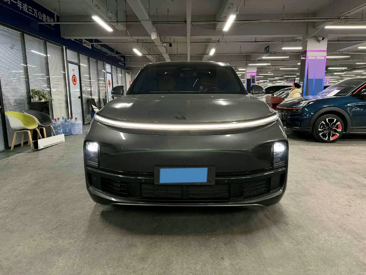 2023 Li L8 Range Extended 154HP REEV 40.9KWH,autocango,china used car exporter,china ev exporter,chinese used car exporter,chinese used ev exporter