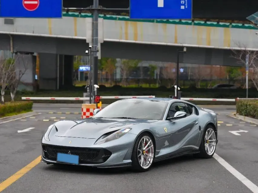 2017 Ferrari 812 6.5L 800HP V12 7DCT,autocango,china used car exporter,china ev exporter,chinese used car exporter,chinese used ev exporter