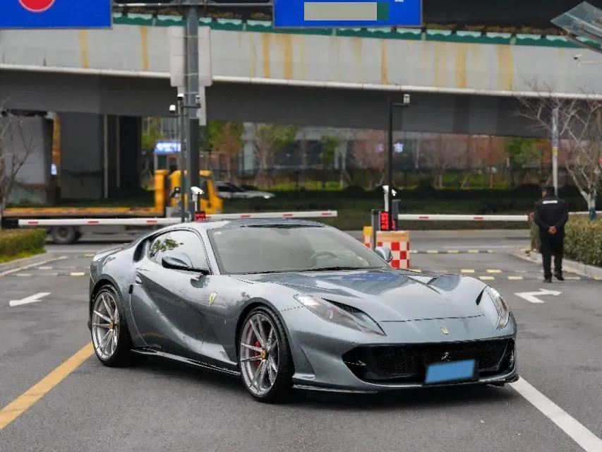 2017 Ferrari 812 6.5L 800HP V12 7DCT,autocango,china used car exporter,china ev exporter,chinese used car exporter,chinese used ev exporter