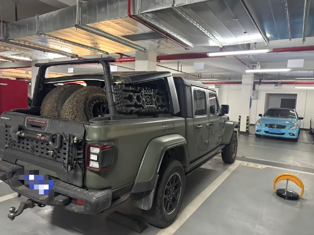 2022 Jeep Gladiator 3.6L 284HP V6 8AT,autocango,china used car exporter,china ev exporter,chinese used car exporter,chinese used ev exporter