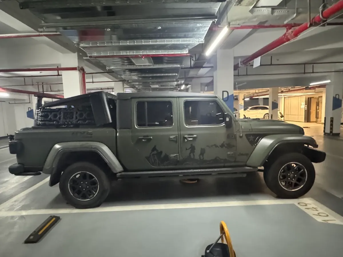 2022 Jeep Gladiator 3.6L 284HP V6 8AT,autocango,china used car exporter,china ev exporter,chinese used car exporter,chinese used ev exporter