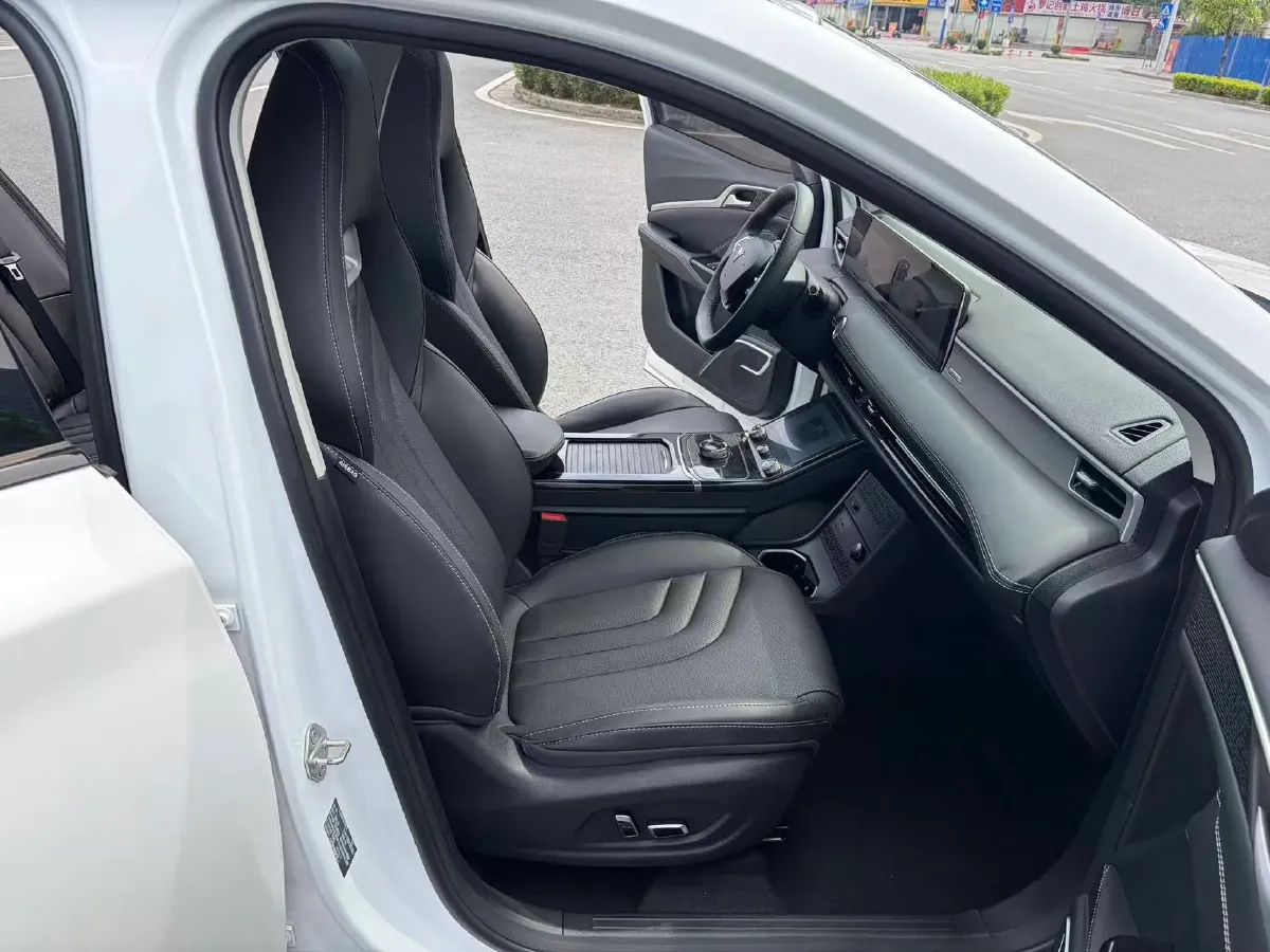 2022 MAXUS T70 2.0T 163HP L4 6AT,autocango,china used car exporter,china ev exporter,chinese used car exporter,chinese used ev exporter