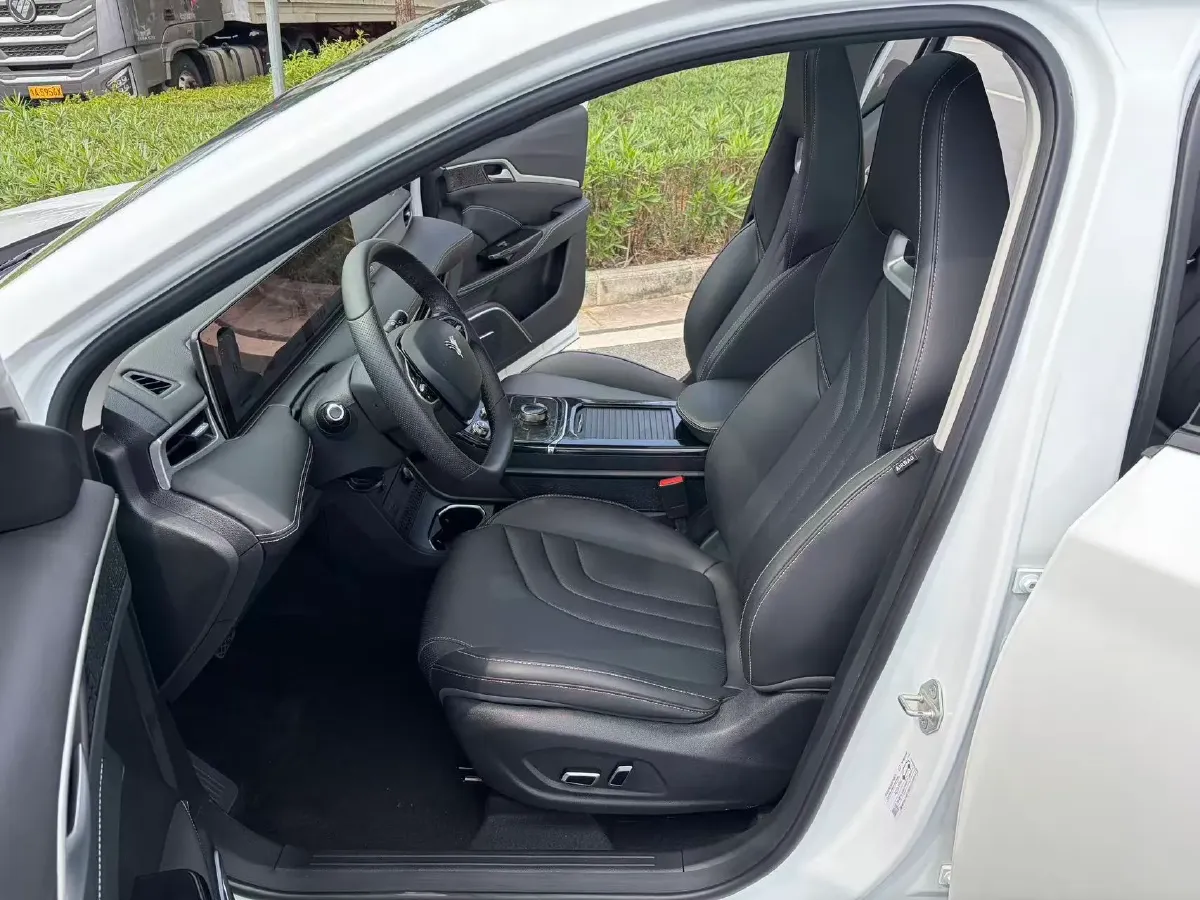 2022 MAXUS T70 2.0T 163HP L4 6AT,autocango,china used car exporter,china ev exporter,chinese used car exporter,chinese used ev exporter