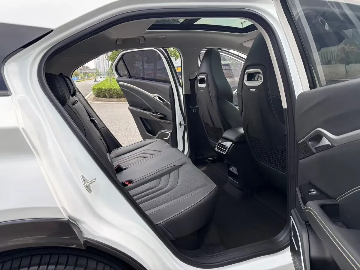 2022 MAXUS T70 2.0T 163HP L4 6AT,autocango,china used car exporter,china ev exporter,chinese used car exporter,chinese used ev exporter