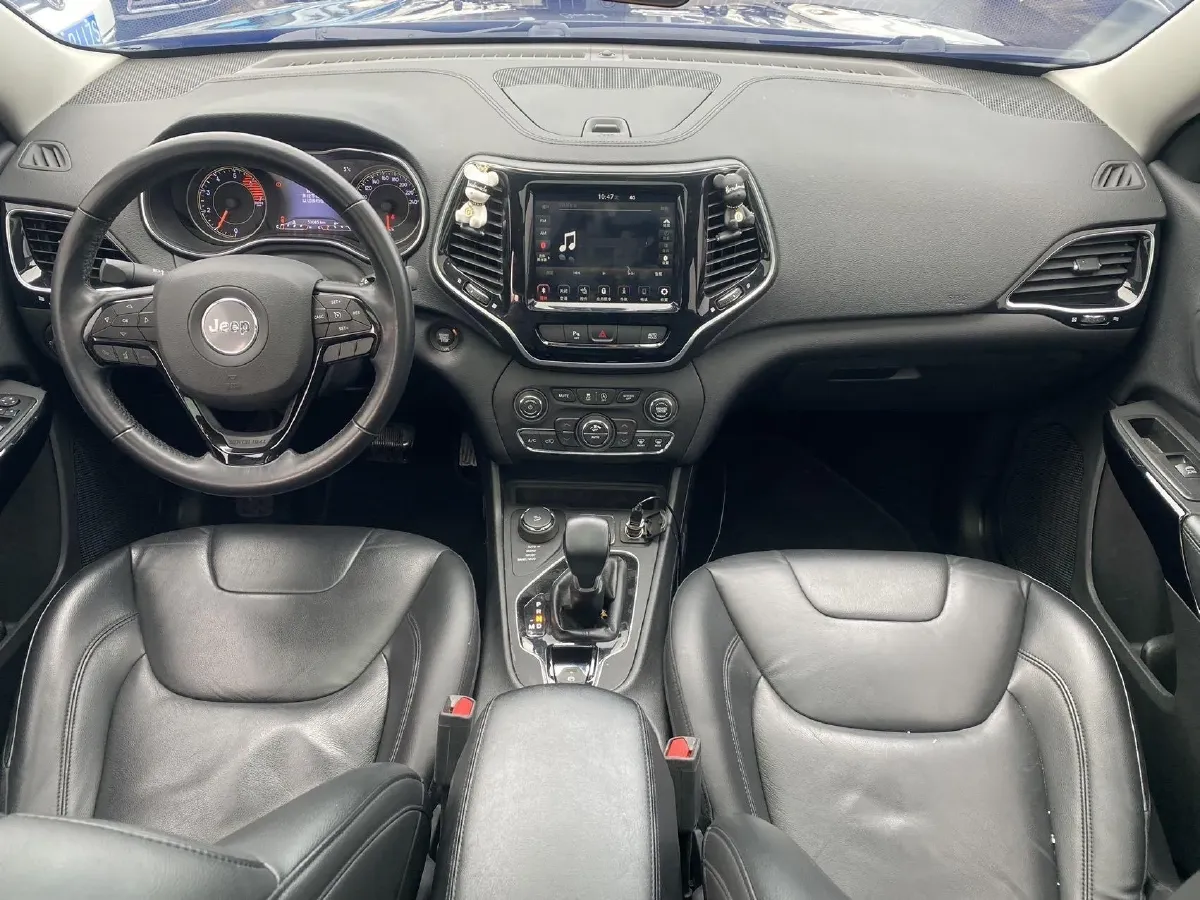 2020 Jeep Cherokee 2.0T 265HP L4 9AT,autocango,china used car exporter,china ev exporter,chinese used car exporter,chinese used ev exporter