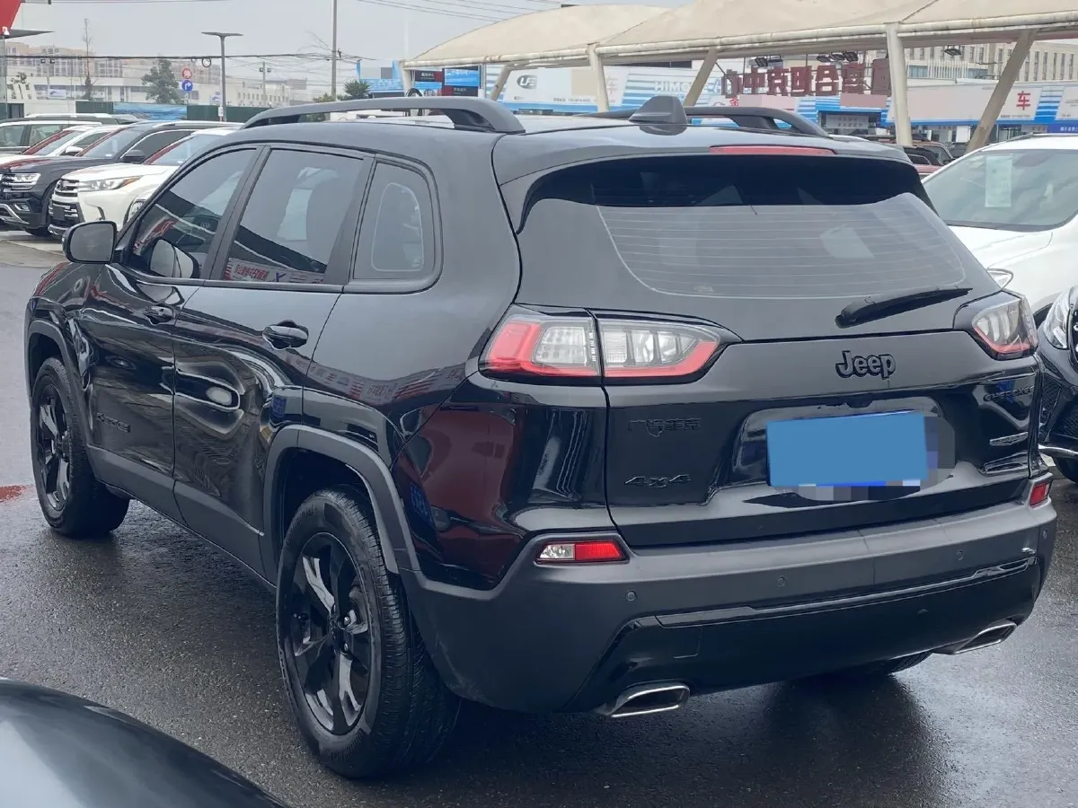 2020 Jeep Cherokee 2.0T 265HP L4 9AT,autocango,china used car exporter,china ev exporter,chinese used car exporter,chinese used ev exporter