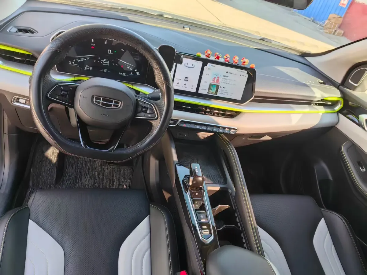 2022 Geely Coolray 1.5T 181HP L4 7DCT,autocango,china used car exporter,china ev exporter,chinese used car exporter,chinese used ev exporter