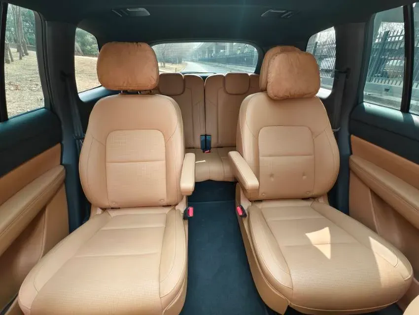 2021 Li ONE Range Extended 131HP REEV 40.5KWH,autocango,china used car exporter,china ev exporter,chinese used car exporter,chinese used ev exporter