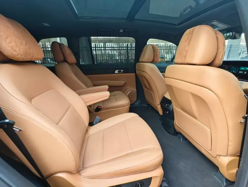 2021 Li ONE Range Extended 131HP REEV 40.5KWH,autocango,china used car exporter,china ev exporter,chinese used car exporter,chinese used ev exporter