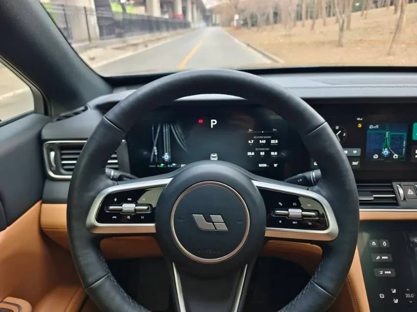 2021 Li ONE Range Extended 131HP REEV 40.5KWH,autocango,china used car exporter,china ev exporter,chinese used car exporter,chinese used ev exporter