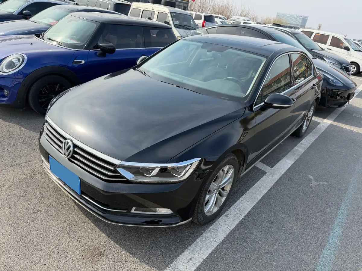 2018 Volkswagen Magotan 1.8T 180HP L4 7DCT,autocango,china used car exporter,china ev exporter,chinese used car exporter,chinese used ev exporter