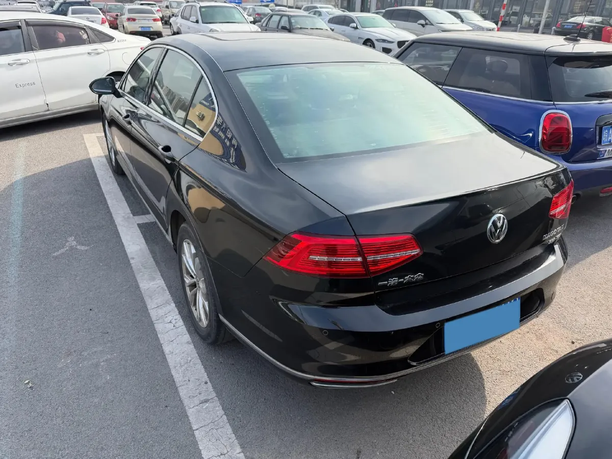 2018 Volkswagen Magotan 1.8T 180HP L4 7DCT,autocango,china used car exporter,china ev exporter,chinese used car exporter,chinese used ev exporter