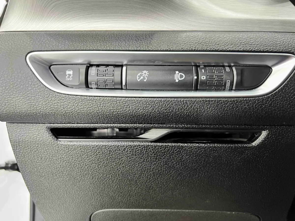 2021 Geely Coolray 1.4T 141HP L4 6DCT,autocango,china used car exporter,china ev exporter,chinese used car exporter,chinese used ev exporter