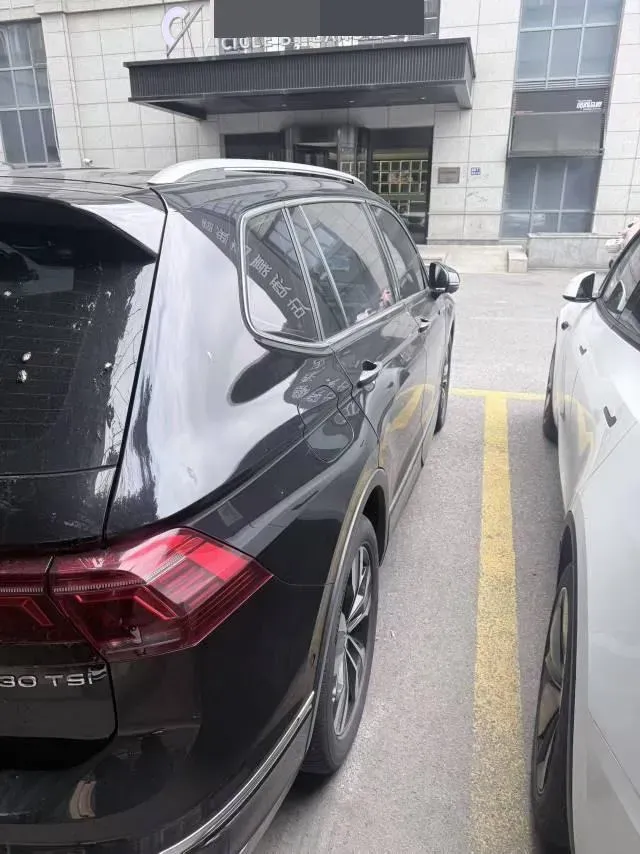 2024 Volkswagen Tiguan L 2.0T 186HP L4 7DCT,autocango,china used car exporter,china ev exporter,chinese used car exporter,chinese used ev exporter