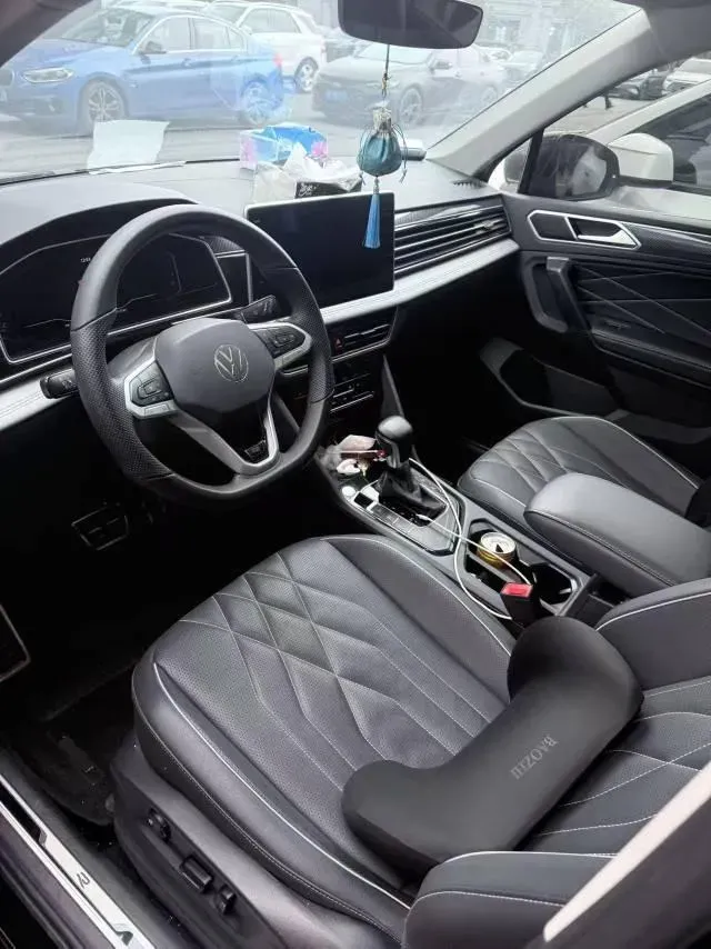 2024 Volkswagen Tiguan L 2.0T 186HP L4 7DCT,autocango,china used car exporter,china ev exporter,chinese used car exporter,chinese used ev exporter