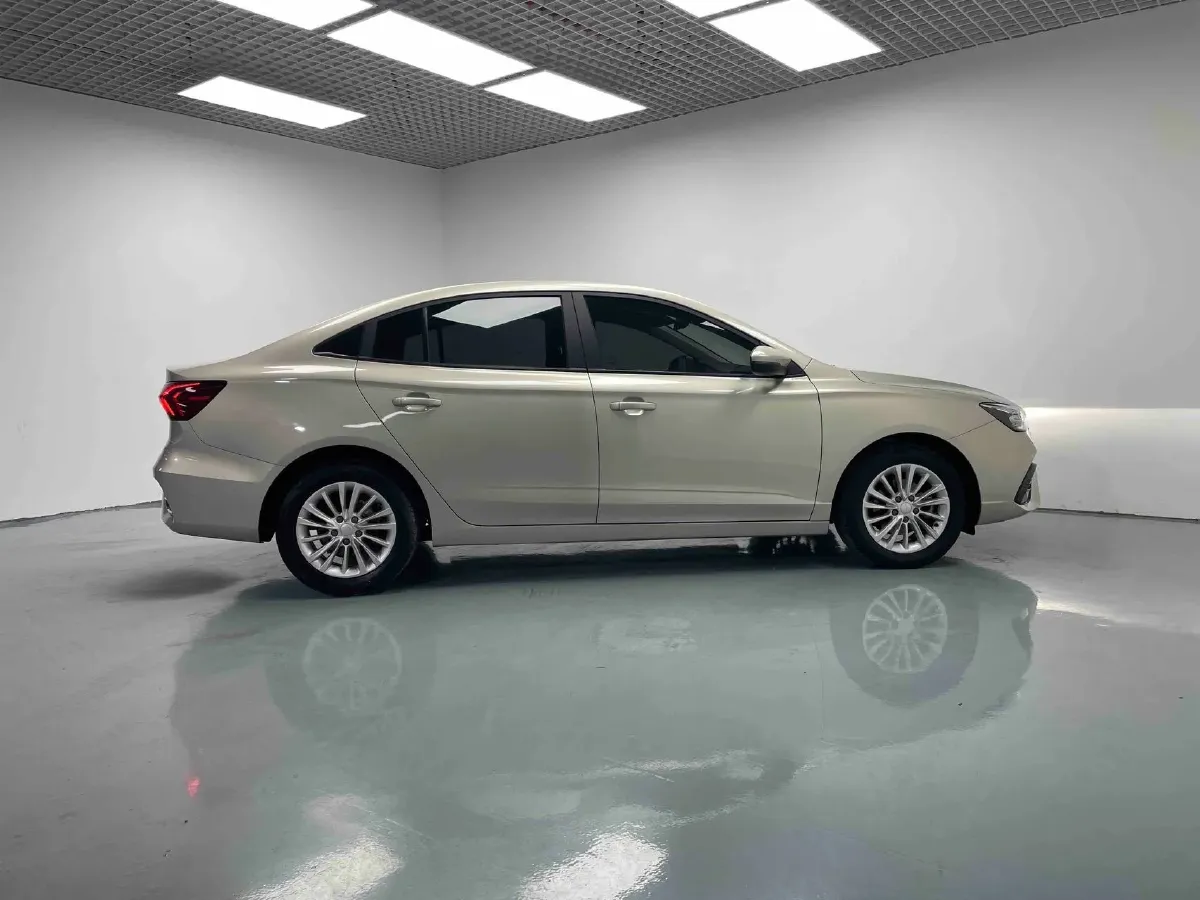 2021 Roewe i5 1.5L 120HP L4 CVT,autocango,china used car exporter,china ev exporter,chinese used car exporter,chinese used ev exporter